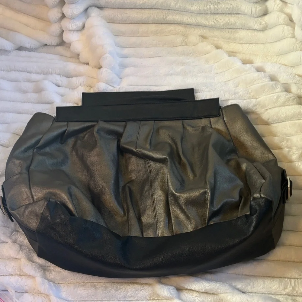 Miche Grey Metallic Prima Faux Leather Shoulder Bag Women Color Grey EUC - Picture 5 of 10